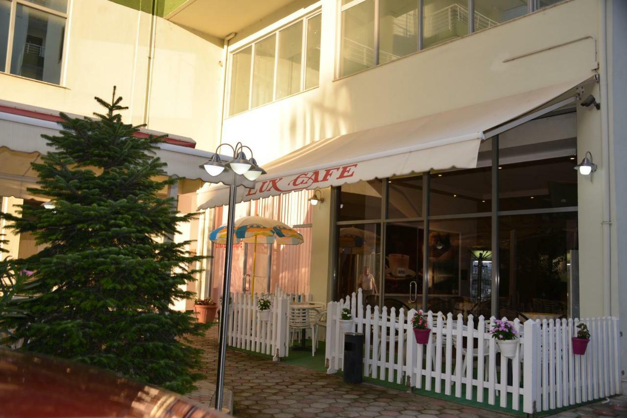 Comfort Apartments Fier Ngoại thất bức ảnh